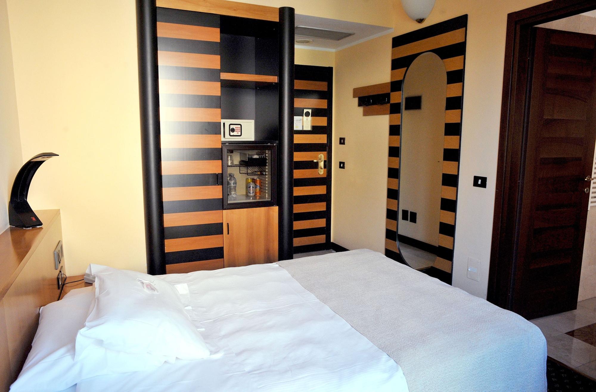 Santa Barbara Hotel San Donato Milanese Exteriér fotografie
